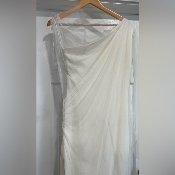 Elegant One Shoulder White Dress - Picture 10 of 16